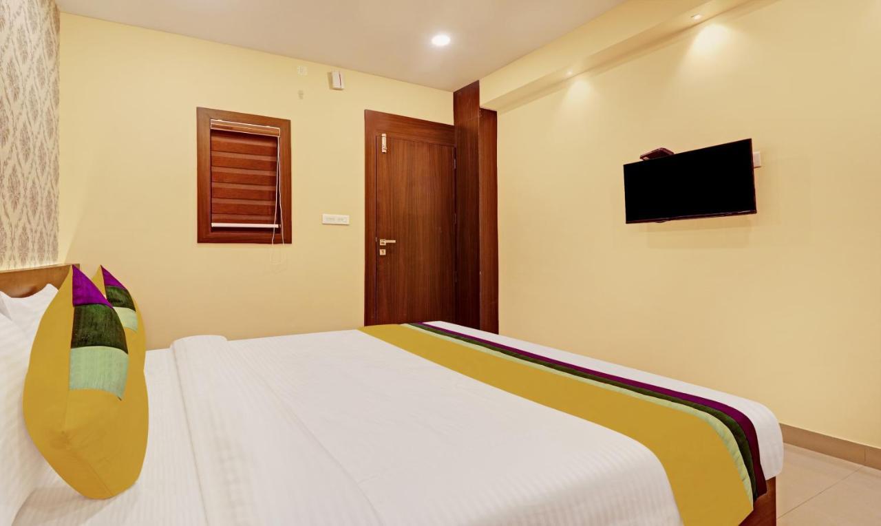 Itsy Hotels Sapphire Residency Manjeri Экстерьер фото